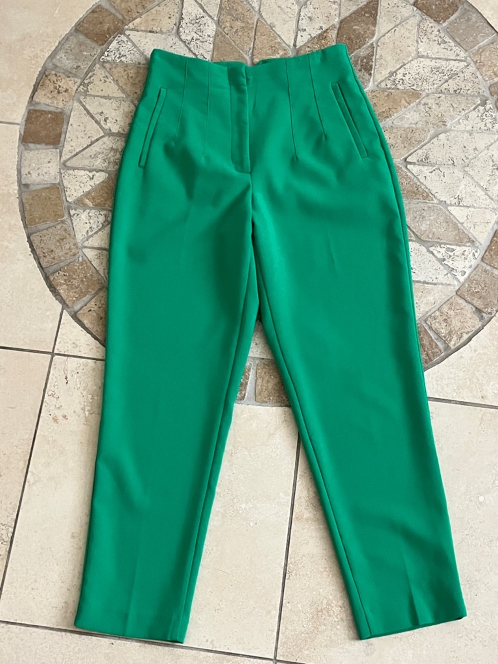Women's Green Tailored Ponte Crop Pants